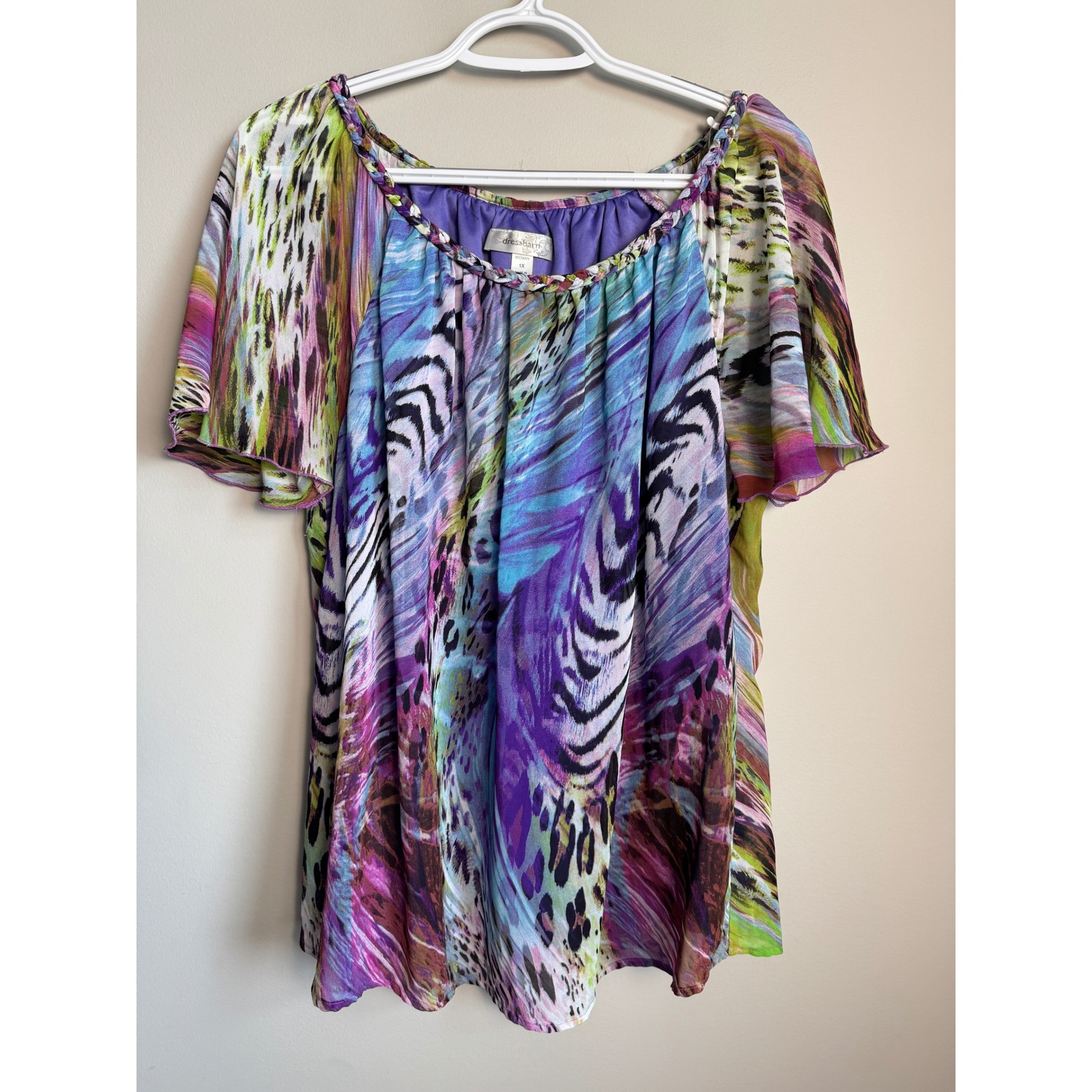 Dressbarn Womens 1x Abstract Animal Print Braided Neckline Flutter Sleeve Blouse